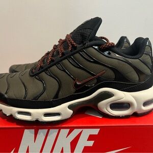 Nike Air Max Plus Men’s Size 6
